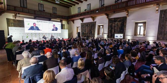 iew｜202511月品见回顾与瞭望j9九游会登录Monthly Rev(图4)