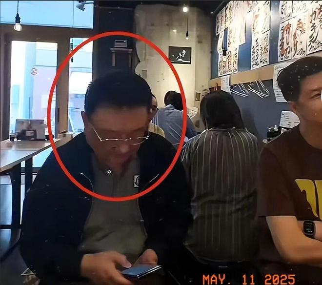 术曝光脸色发黑引发担忧金龟子美容很享受九游会网址是多少61岁王宁日本换血手(图8)