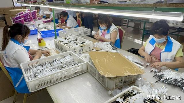 手工理毛到出海智能美妆的逆袭路j9九游会入口鹿邑迪雅思：从